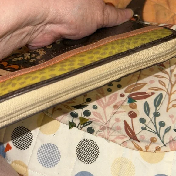 Fossil Key-Per Wallet zip around with key fob - Picture 4 of 7